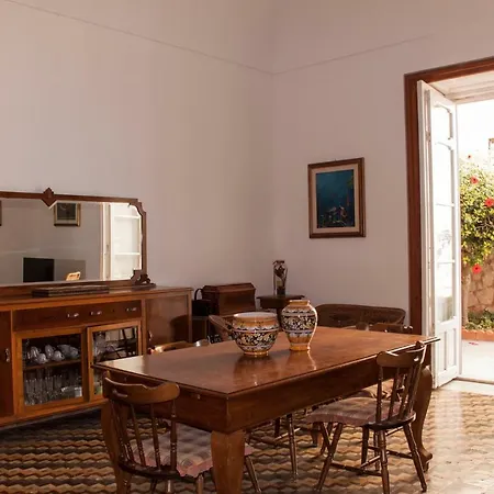 Holiday home Trono A Mare *